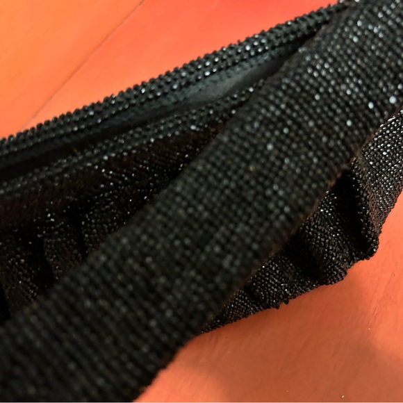 Gorgeous vintage beaded black purse handbag quality made squeeze frame stunning! - Picture 7 of 11